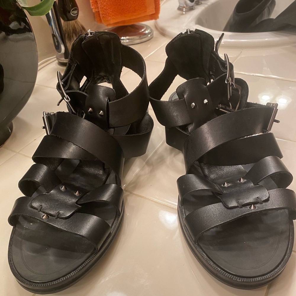 ZARA SANDALS!